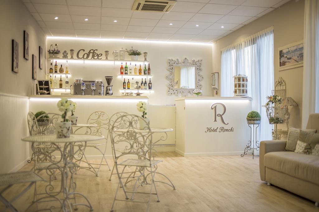 Hotel Ronchi Червія Екстер'єр фото